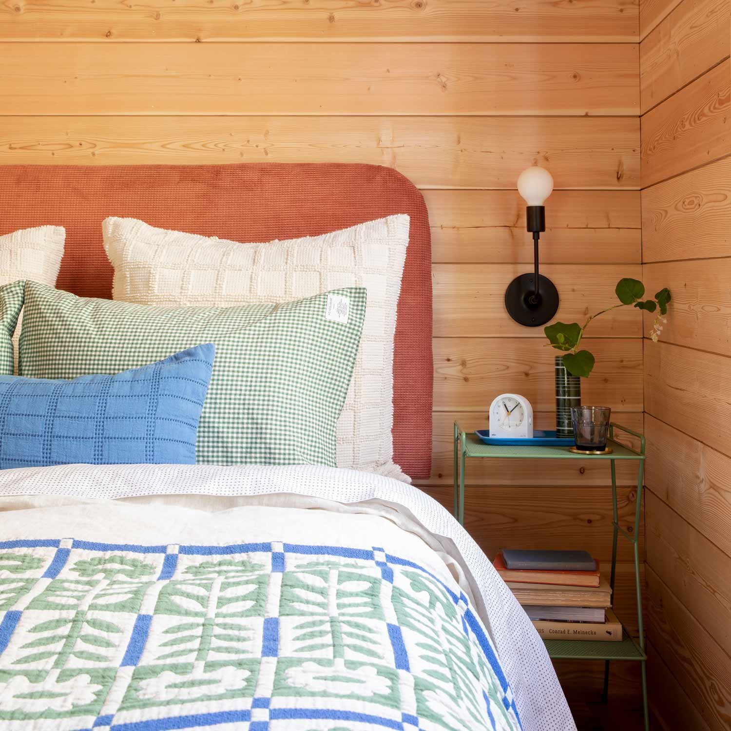 Open stillwater-floral-quilt::Juniper::Hover in zoom modal