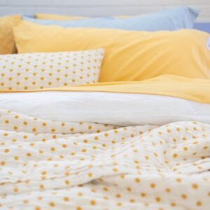 Open Polka Dot Quilt:Hover in zoom modal